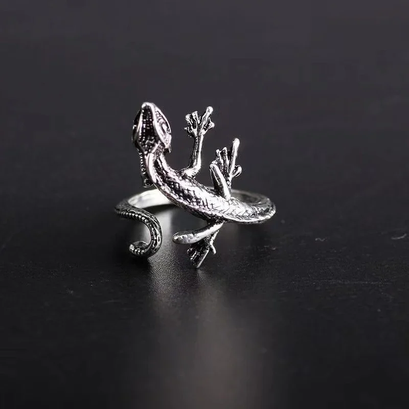 Chiba_Retro_Lizard_Open_Ring_-_Gothic_Style_Unisex_Jewelry_with_Adjustable_Fit_gallery_00.webp