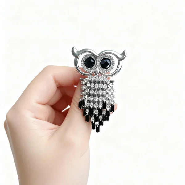 Diamond_Owl_Tassel_Brooch_Elegant_Animal_Accessory_gallery_02 Diamond_Owl_Tassel_Brooch_Elegant_Animal_Accessory_gallery_02.webp