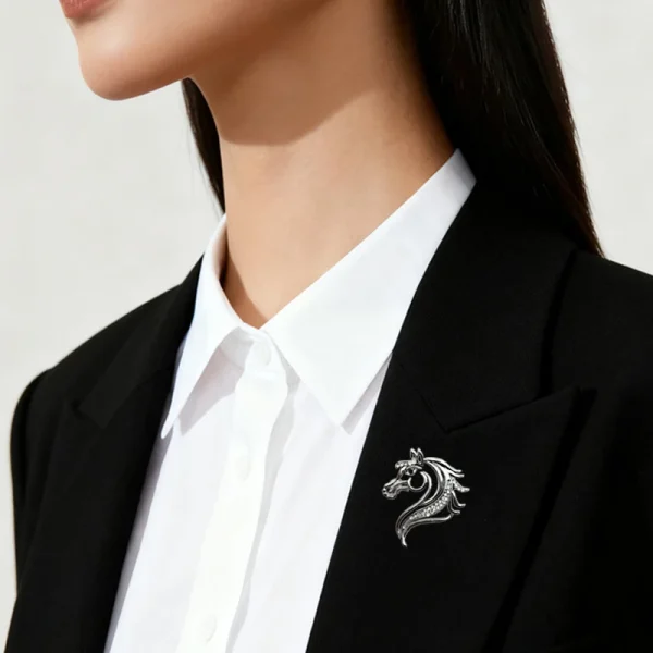 Gold_Plated_Horse_Head_Brooch_with_Rhinestone_Eyes_gallery_03 Gold_Plated_Horse_Head_Brooch_with_Rhinestone_Eyes_gallery_03.webp