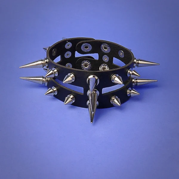 Gothic_Punk_Leather_Bracelet_with_Rivets_gallery_02 Gothic_Punk_Leather_Bracelet_with_Rivets_gallery_02.webp