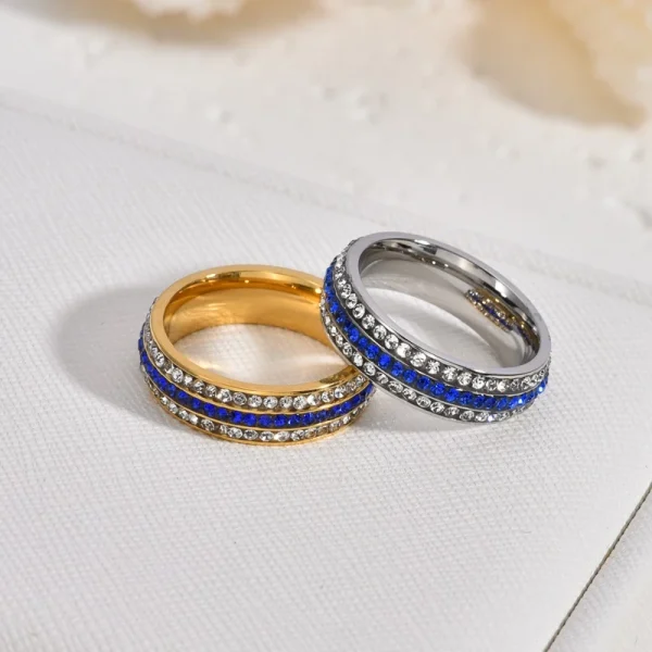 Three_Row_Diamond_Couple_Rings_Light_Luxury_Style_gallery_03 Three_Row_Diamond_Couple_Rings_Light_Luxury_Style_gallery_03.webp