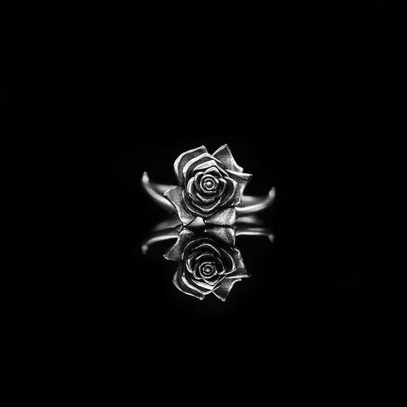 Black_Rose_Gothic_Ring_for_Men_gallery_01 Black_Rose_Gothic_Ring_for_Men_gallery_01.webp