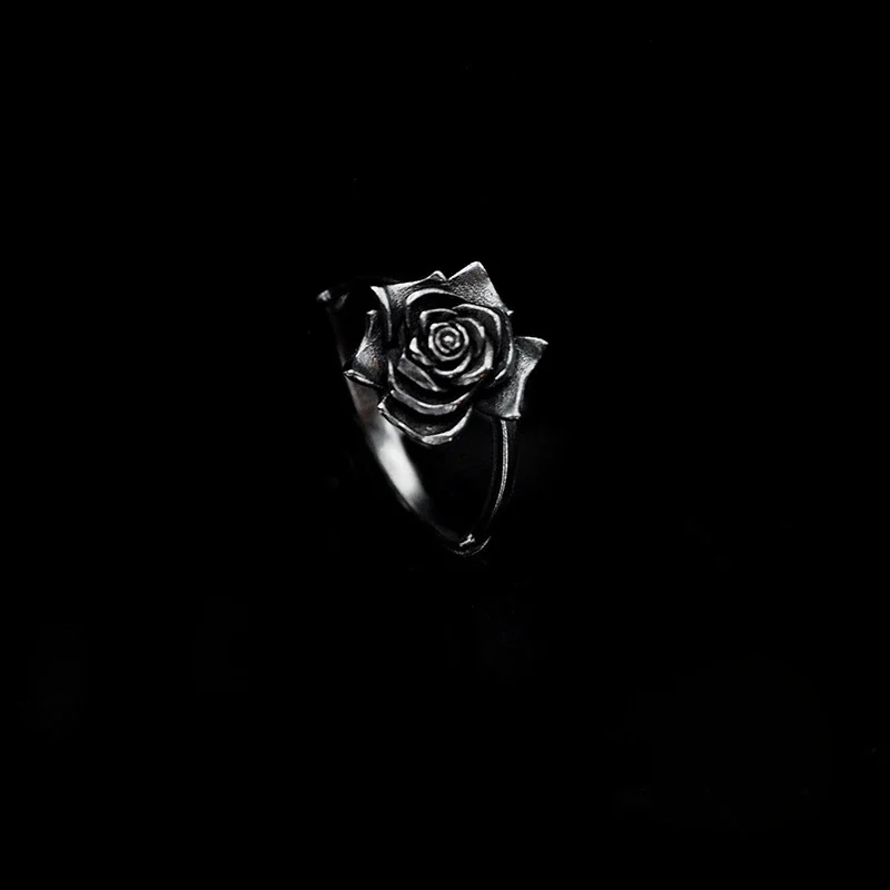 Black_Rose_Gothic_Ring_for_Men_gallery_02 Black_Rose_Gothic_Ring_for_Men_gallery_02.webp