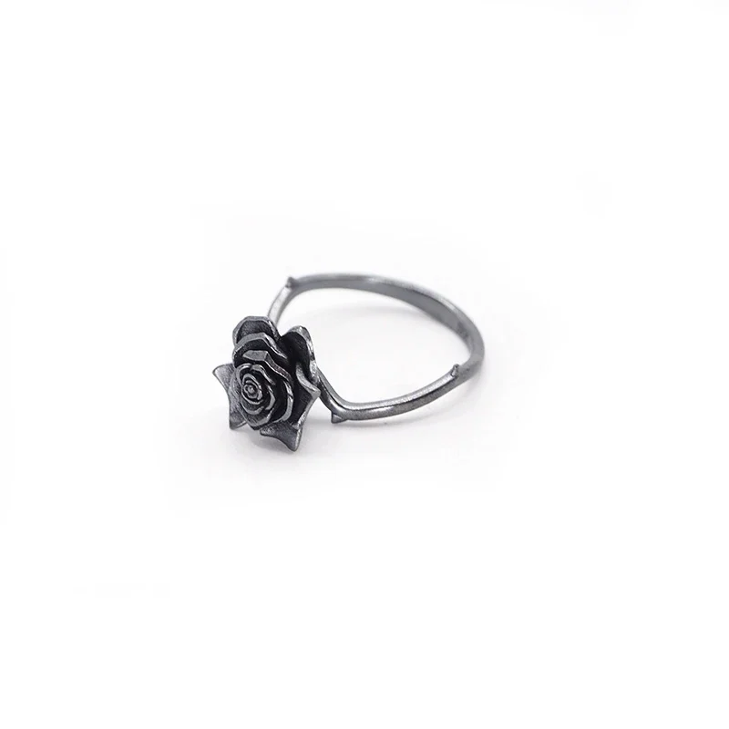 Black_Rose_Gothic_Ring_for_Men_gallery_04 Black_Rose_Gothic_Ring_for_Men_gallery_04.webp