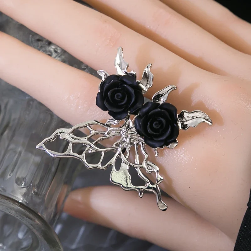 Dark_Rose_Hollow_Butterfly_Ring_gallery_01 Dark_Rose_Hollow_Butterfly_Ring_gallery_01.webp