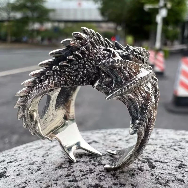Dragon_Ring_Handmade_Gothic_Men_s_Jewelry_gallery_02 Dragon_Ring_Handmade_Gothic_Men_s_Jewelry_gallery_02.webp