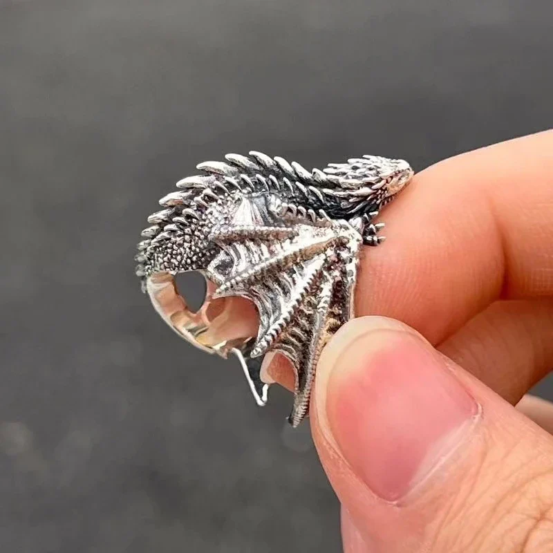 Dragon_Ring_Handmade_Gothic_Men_s_Jewelry_gallery_04 Dragon_Ring_Handmade_Gothic_Men_s_Jewelry_gallery_04.webp