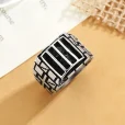 Gothic_Punk_Titanium_Steel_Skull_Ring_gallery_03.webp