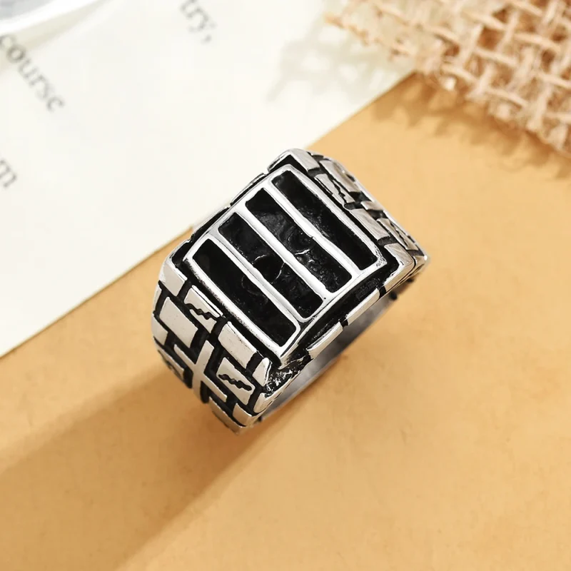 Gothic_Punk_Titanium_Steel_Skull_Ring_main.webp