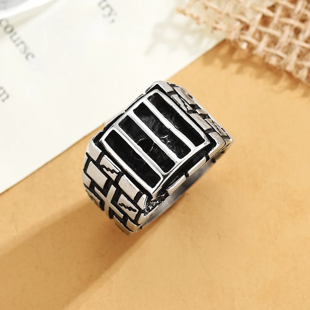 Gothic_Punk_Titanium_Steel_Skull_Ring_main.webp