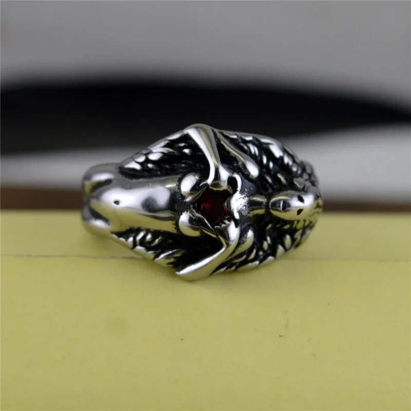 Gothic_Skull_Diamond_Titanium_Steel_Ring_gallery_02 Gothic_Skull_Diamond_Titanium_Steel_Ring_gallery_02.webp