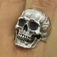Men_s_Retro_Skull_Ring_with_Exposed_Teeth_gallery_01.webp