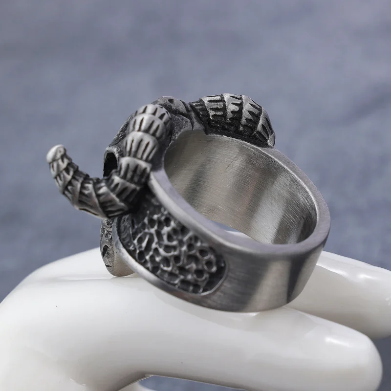 Punk_Skull_Sheep_Ring_Gothic_Jewelry_gallery_02 Punk_Skull_Sheep_Ring_Gothic_Jewelry_gallery_02.webp